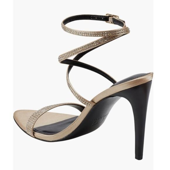 Marc Fisher LTD Cammile Ankle Strap Sandal in Light Natural Size 9.5 - Picture 2 of 14